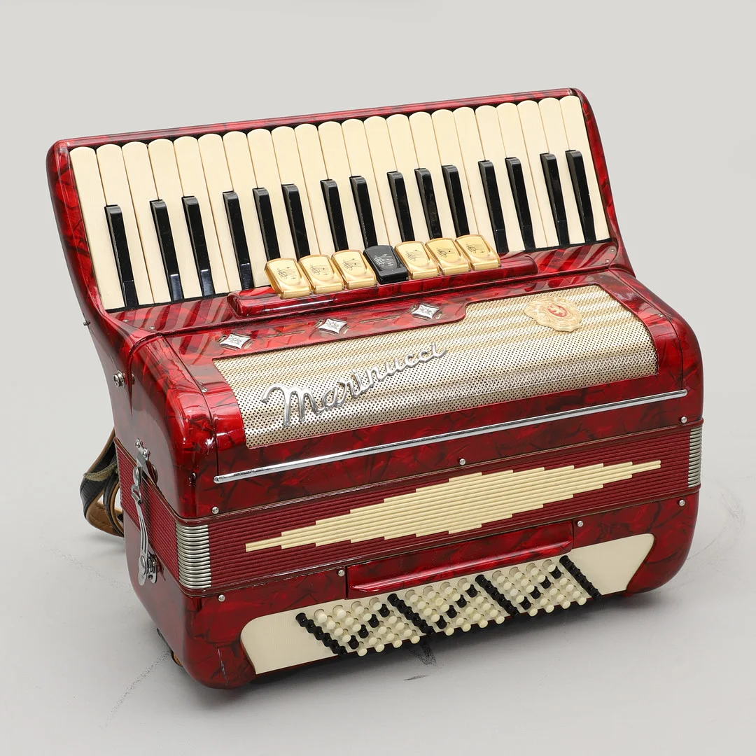 DRAGSPEL, Marinucci modell 580, Italien, 1900-talets mitt. — Musical instruments — Crafoord Auktioner Malmö