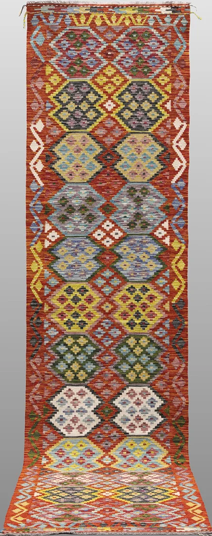 ORIENTMATTA. Kelim klassisk design, gallerimodell, 397 x 82 cm. — Oriental Carpets & Textiles — Gomér & Andersson Linköping