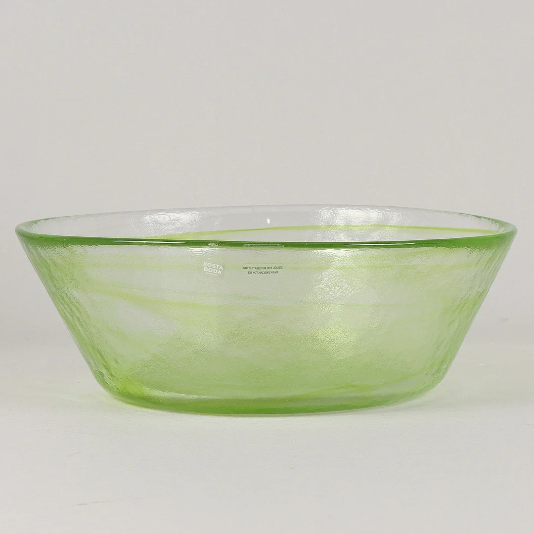 ULRICA HYDMAN-VALLIEN. Skål Mine Black, Kosta Boda. — Art glass — Karlstad Hammarö Auktionsverk