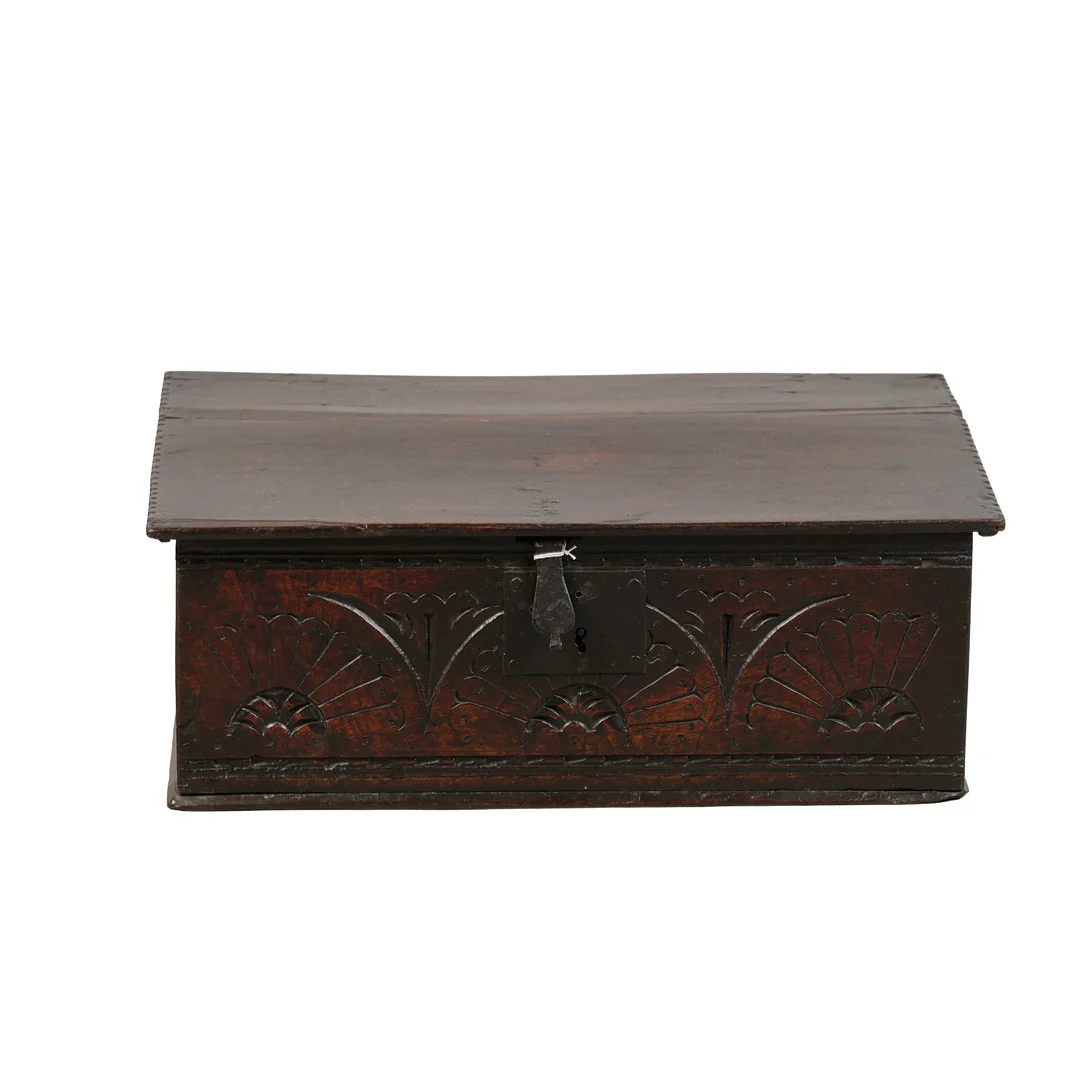 A GEORGE II OAK BIBLE BOX, CIRCA 1660. — Other — Bishop & Miller