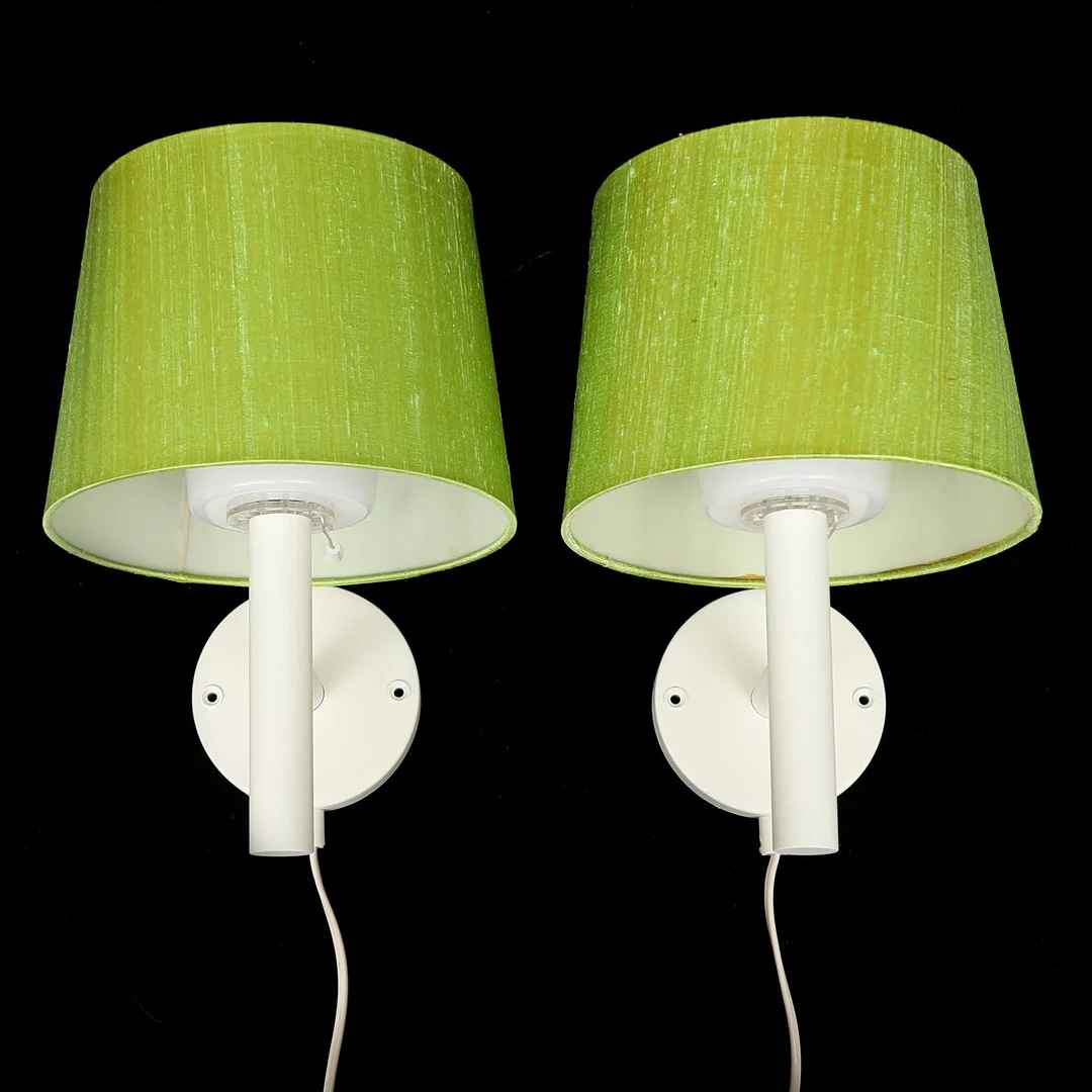 UNO & ÖSTEN KRISTIANSSON. Vägglampor, ett par, modell 4301, Luxus. — Table Lamps — Crafoord Auktioner Malmö