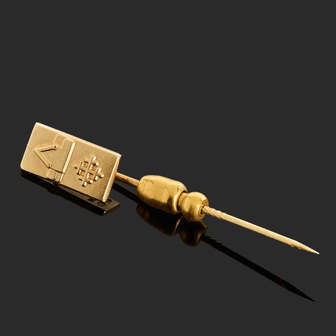 NÅL, 18k guld, Sporrong, 1944, Stockholm. — Cufflinks & Tie Pins — Crafoord Auktioner Stockholm
