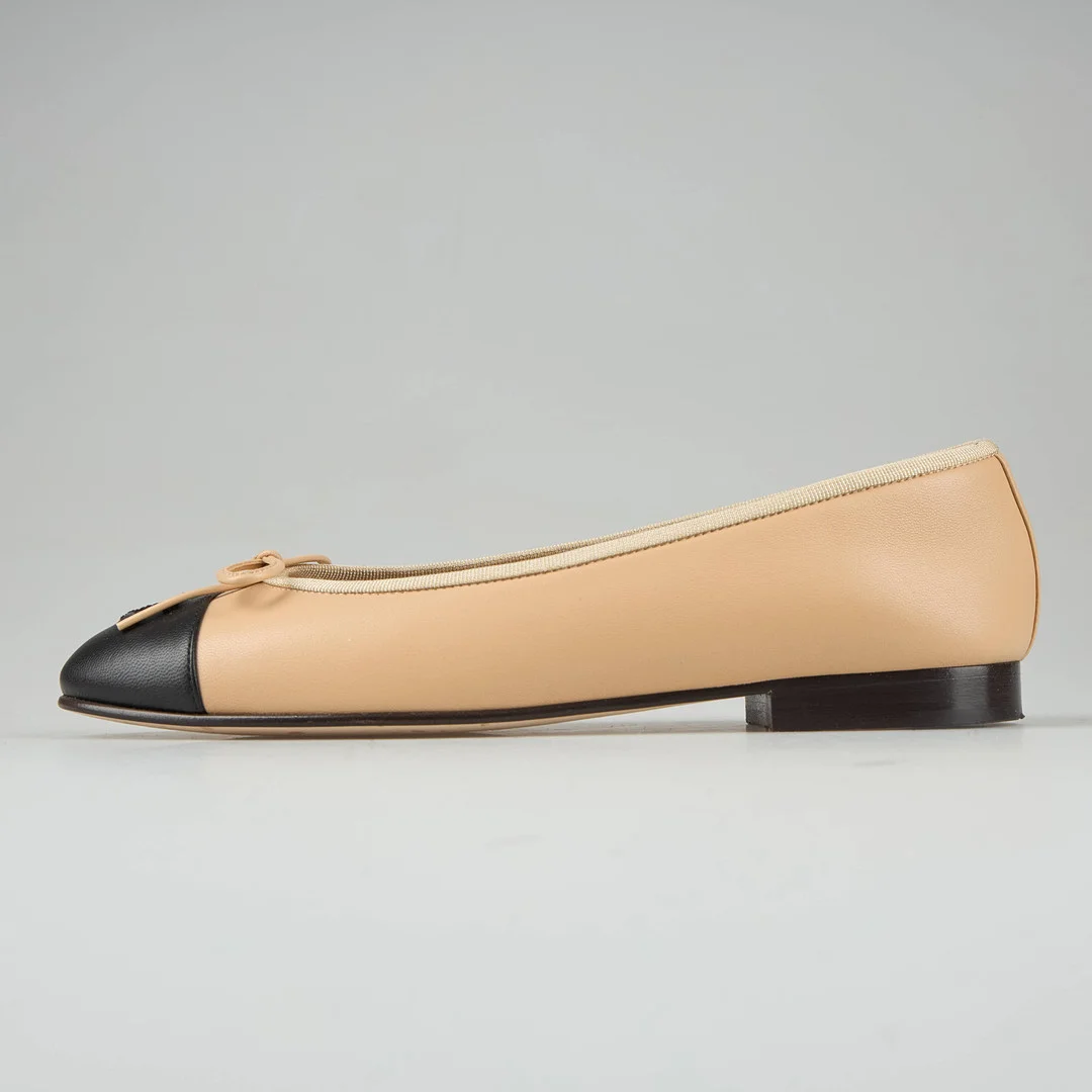 CHANEL, ballerinaskor, lammskinn. — Vintage & Designer Fashion — Stockholms Auktionsverk Helsinki