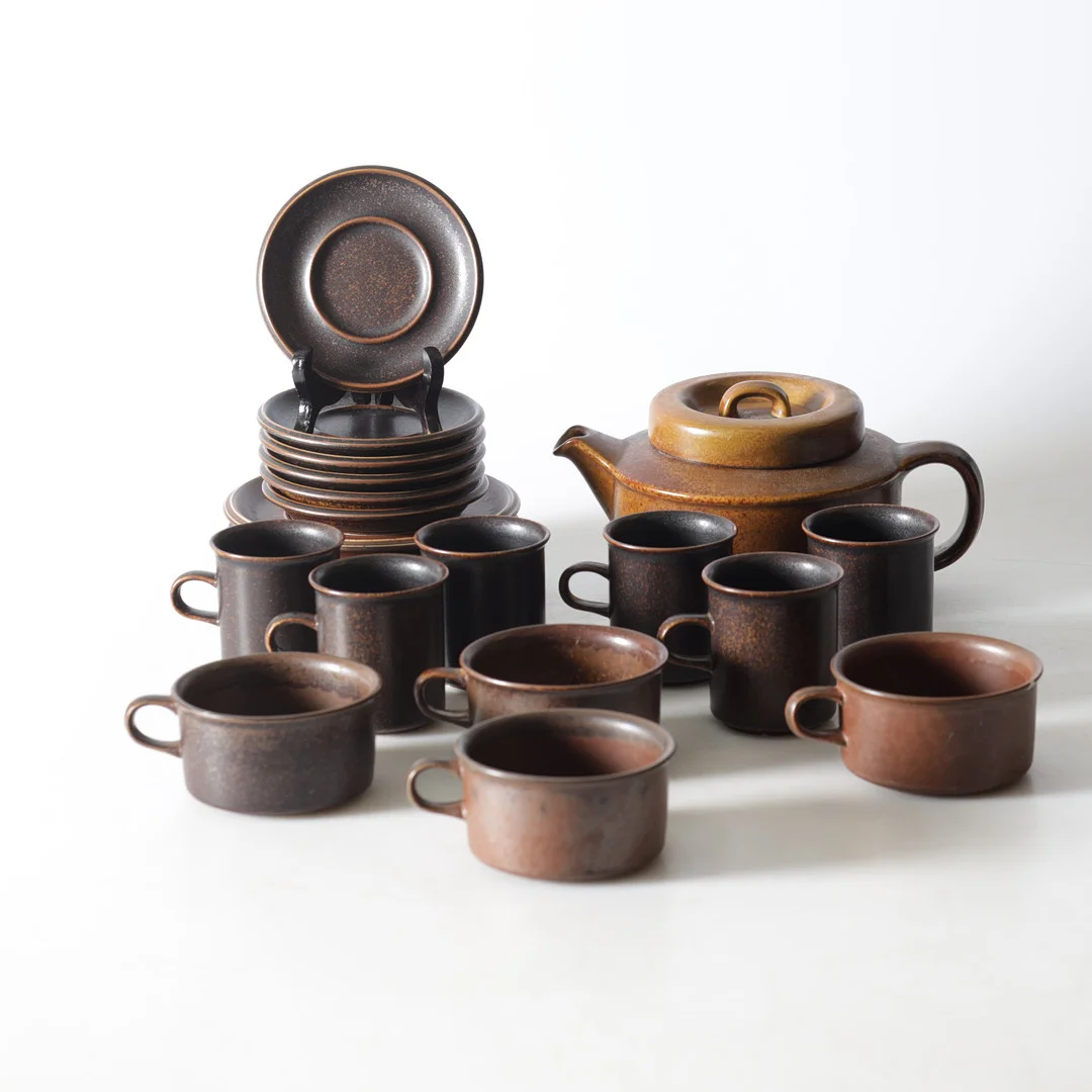 ULLA PROCOPÉ. TE- samt kaffeservis, 21 delar, "Ruska", Arabia. — European — Gomér & Andersson Nyköping