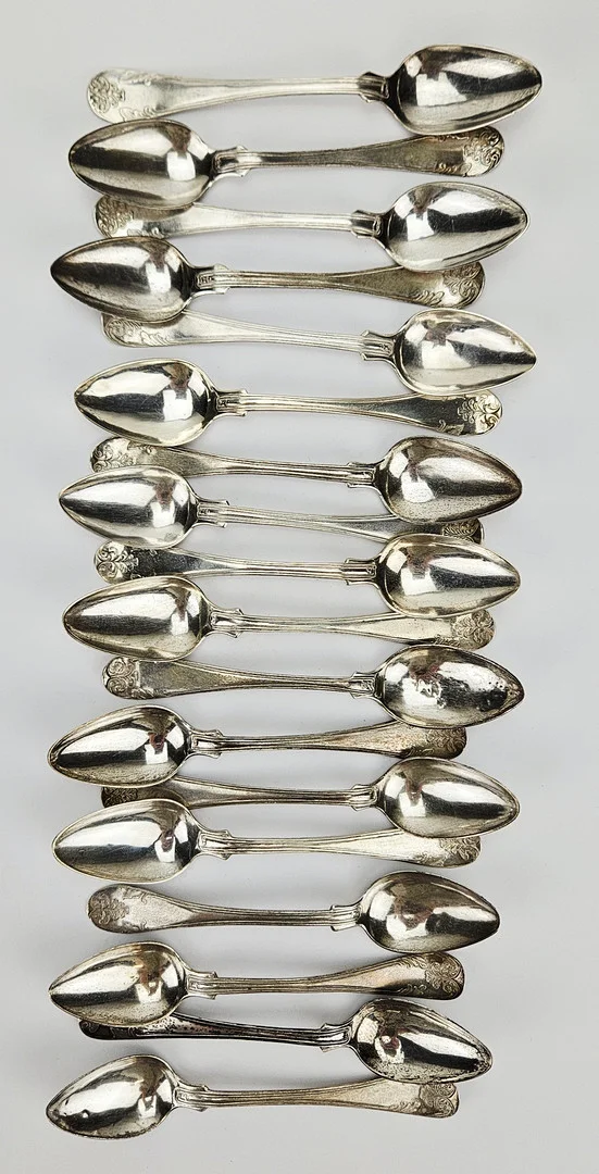 SKEDAR, 18 st, "Franska liljan", Frans Holm, verksam i Vadstena 1849-1882(1885), vikt ca. 285 gram. — Silver — Auktionshuset Thörner & Ek