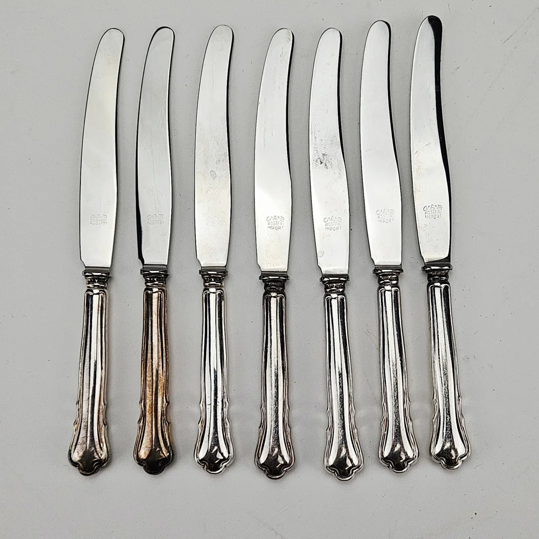 KNIVAR , 7 st, silver, "Chippendale", GAB, Stockholm 1952-1955, total vikt ca. 333 gram. — Silver — Auktionshuset Thörner & Ek