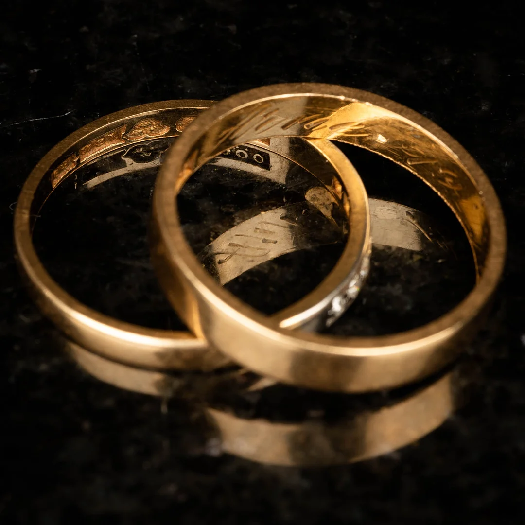 GULDRINGAR, 18k, 2st. — Rings — Norrlands Auktionsverk