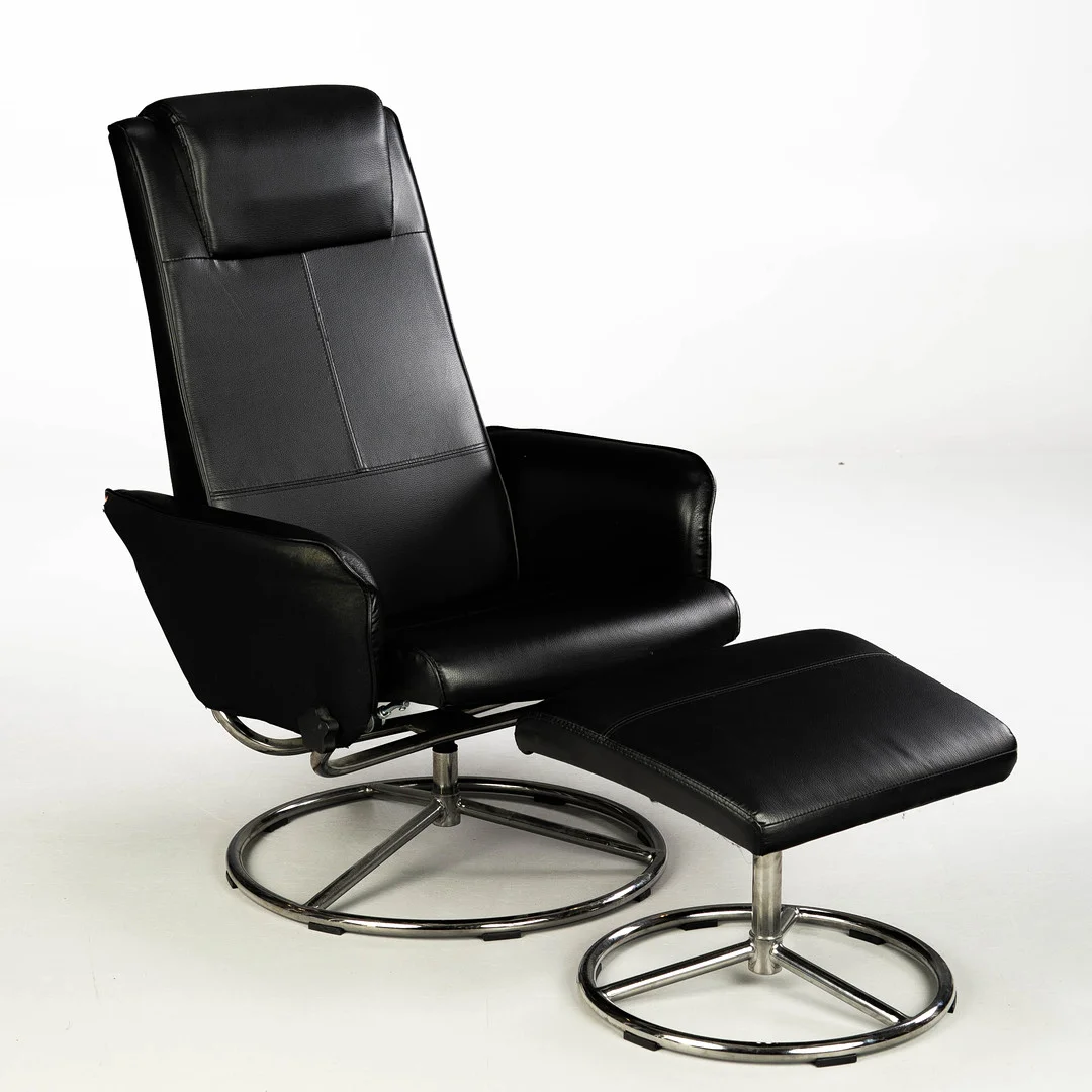 FÅTÖLJ MED FOTPALL, "Malung", IKEA, Skinn. — Armchairs & Chairs — Norrlands Auktionsverk