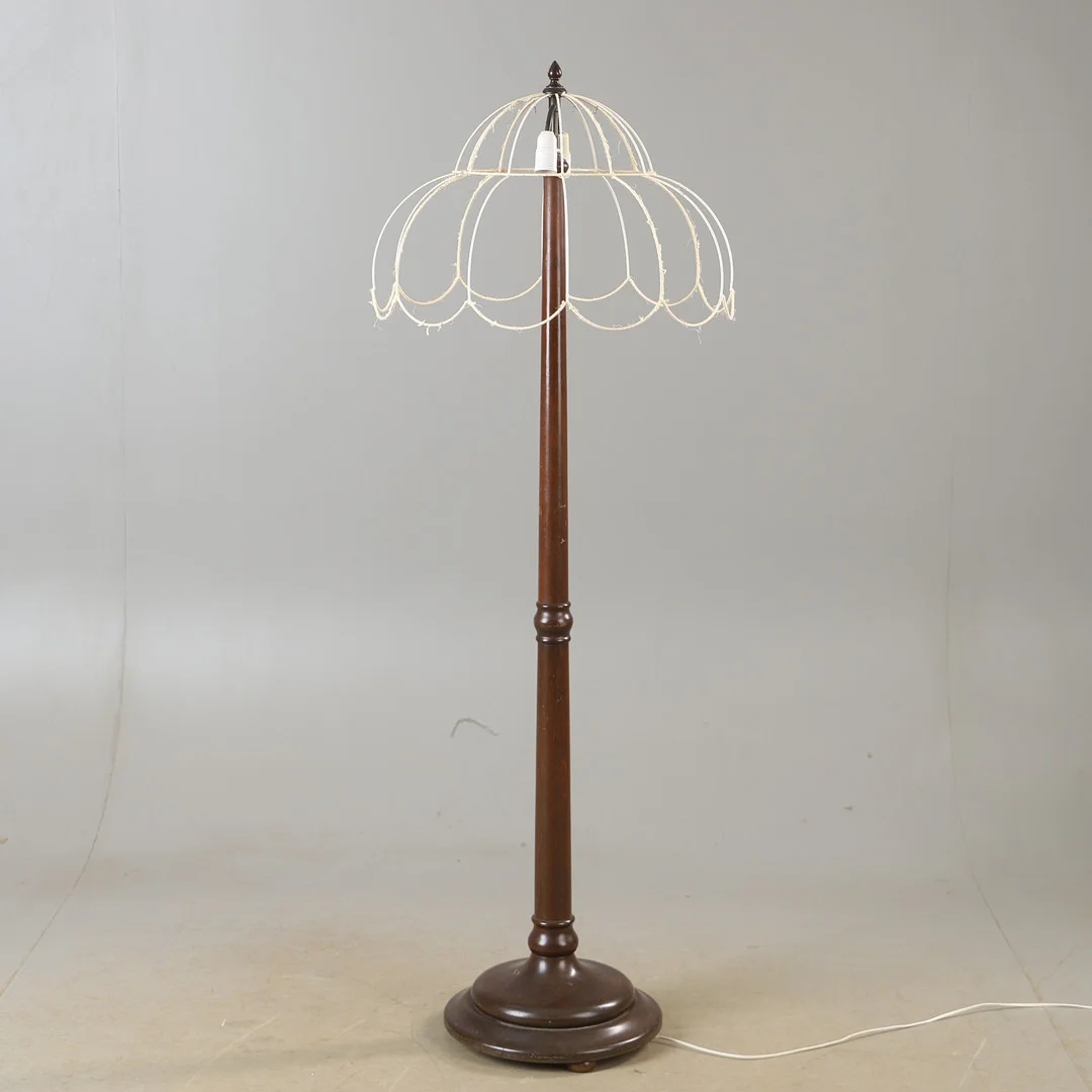 GOLVLAMPA, bok, 1900-talets första hälft. — Floor lights — Helsingborgs Auktionskammare
