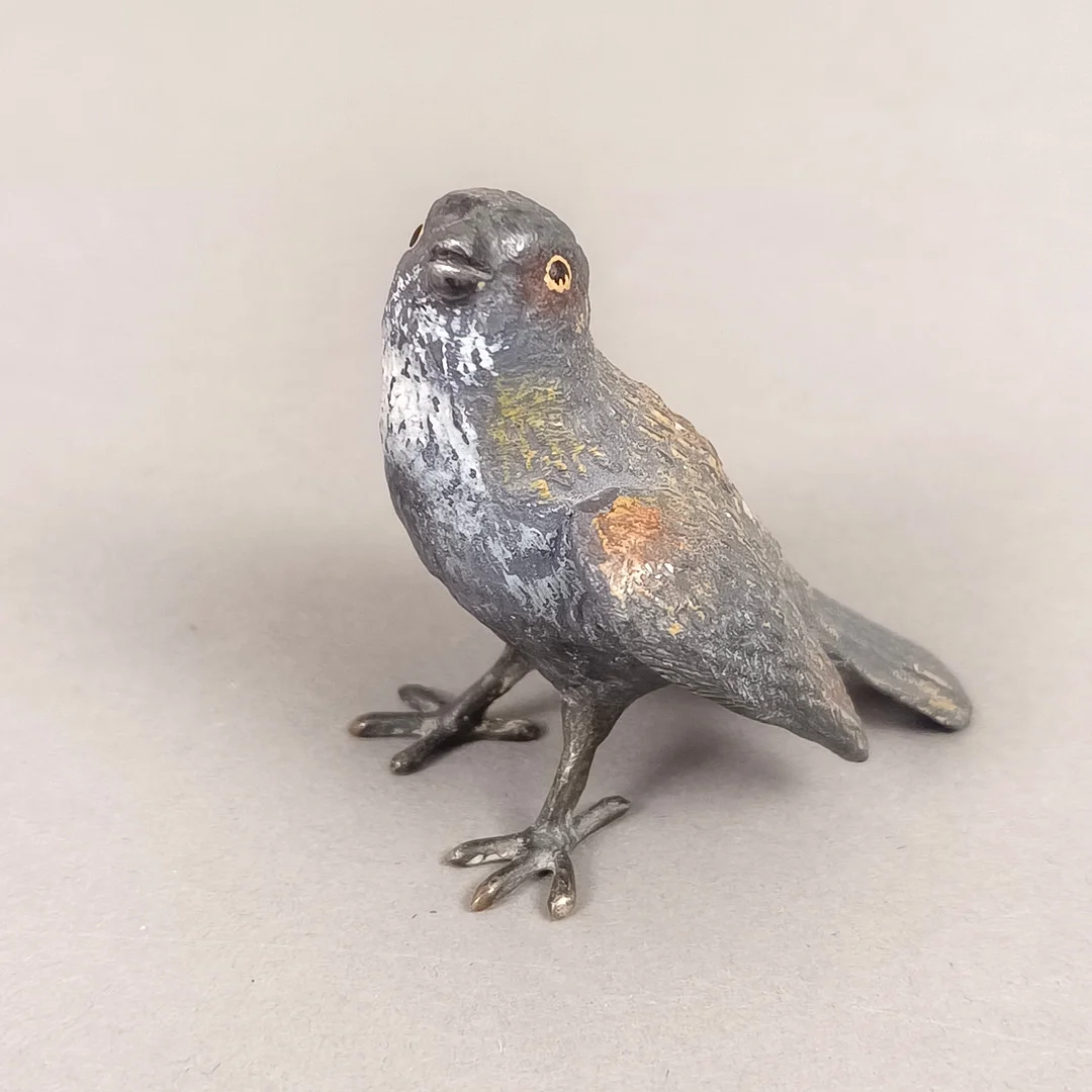 SINGVOGEL - Tierfigur in der Art der Wiener Bronzen, 20. Jh., Bronze, polychrome Kaltbemalung. — Sculptures & Bronzes — Auktionshaus Blank