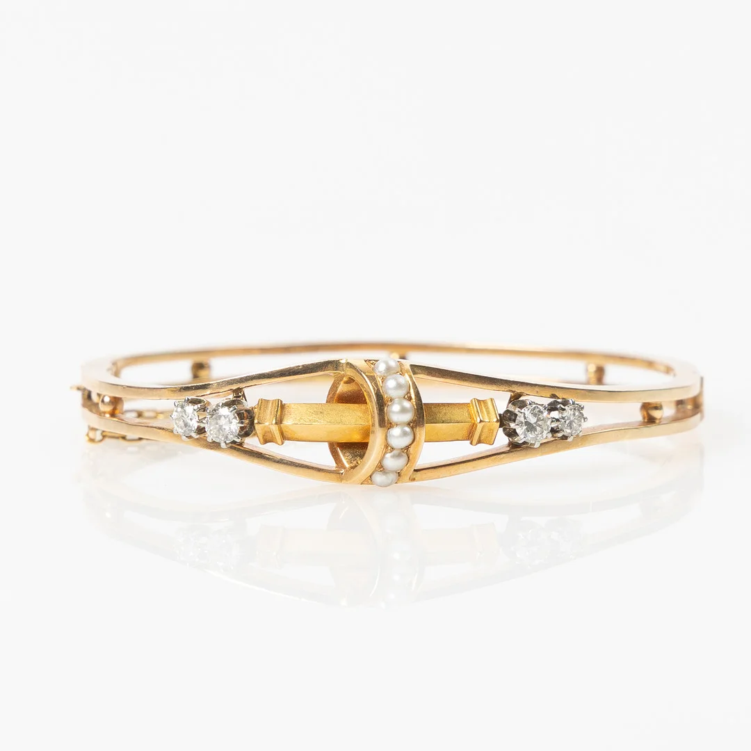 ARMRING, 18K guld med pärlor och gammalslipade diamanter, Gustav Dahlgren & Co, Malmö, 1892. — Bracelets — Stockholms Auktionsverk Helsingborg