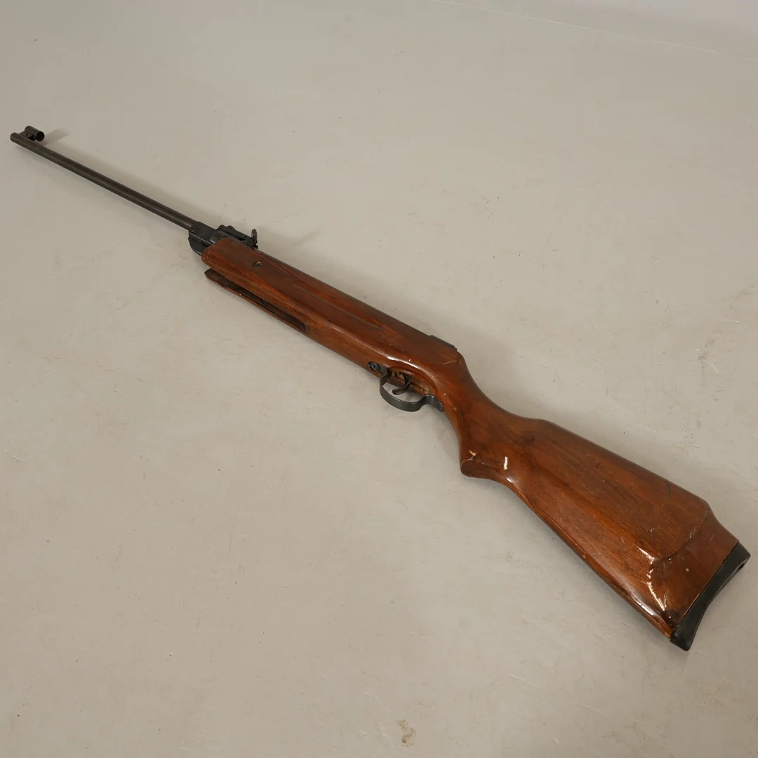 LUFTGEVÄR 1900-tal. — Guns & Rifles — Höörs Auktionshall