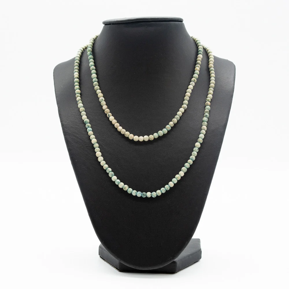 COLLIER AUS MEHRFARBIGEN, KLEINEN JADEPERLEN, GLATT UND RUND GESCHLIFFEN, ENDLOSKETTE. — Necklace — Kunst- und Auktionshaus Kleinhenz