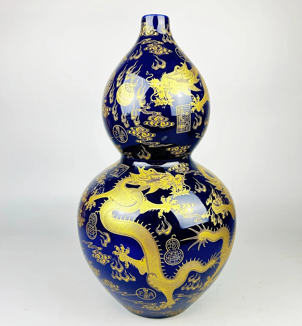 CHINESE GILT PORCELAIN VASE. — Ceramics & Porcelain — Chalkwell Auctions