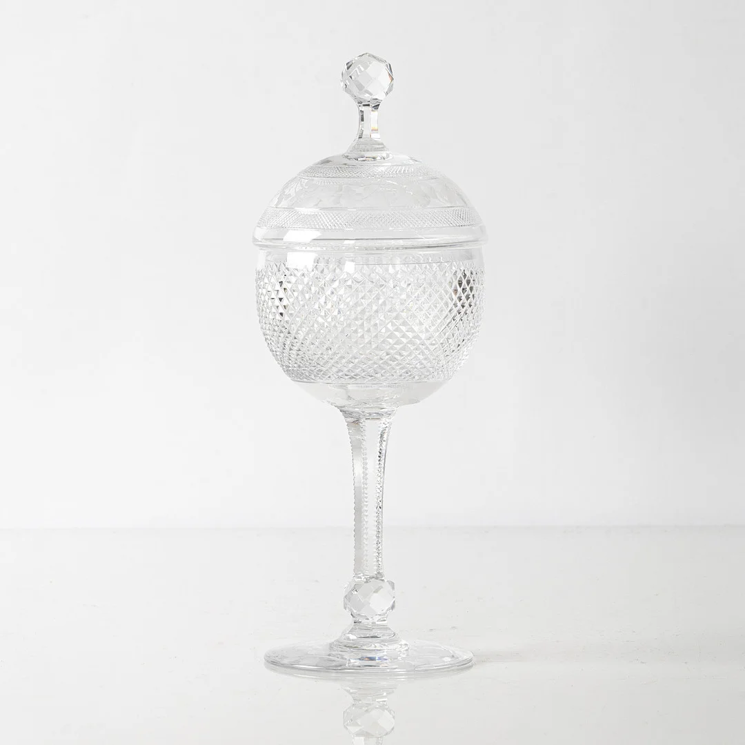 KOSTA, Lars Kjellander, lockpokal 'Tre Rosor'. — Tableware — Stockholms Auktionsverk Helsingborg