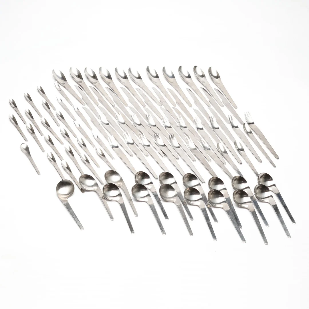 ARNE JACOBSEN. "AJ-bestick", 88 delar, Georg Jensen, rostfritt stål. — Other metals — Gomér & Andersson Linköping