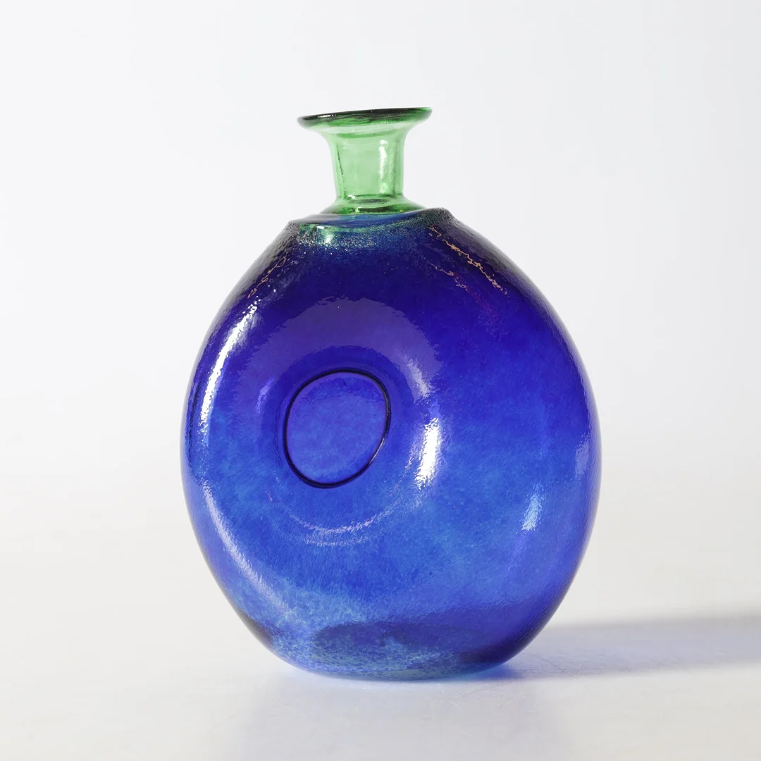 VAS, konstglas, Kosta Boda. — Art glass — Gomér & Andersson Nyköping