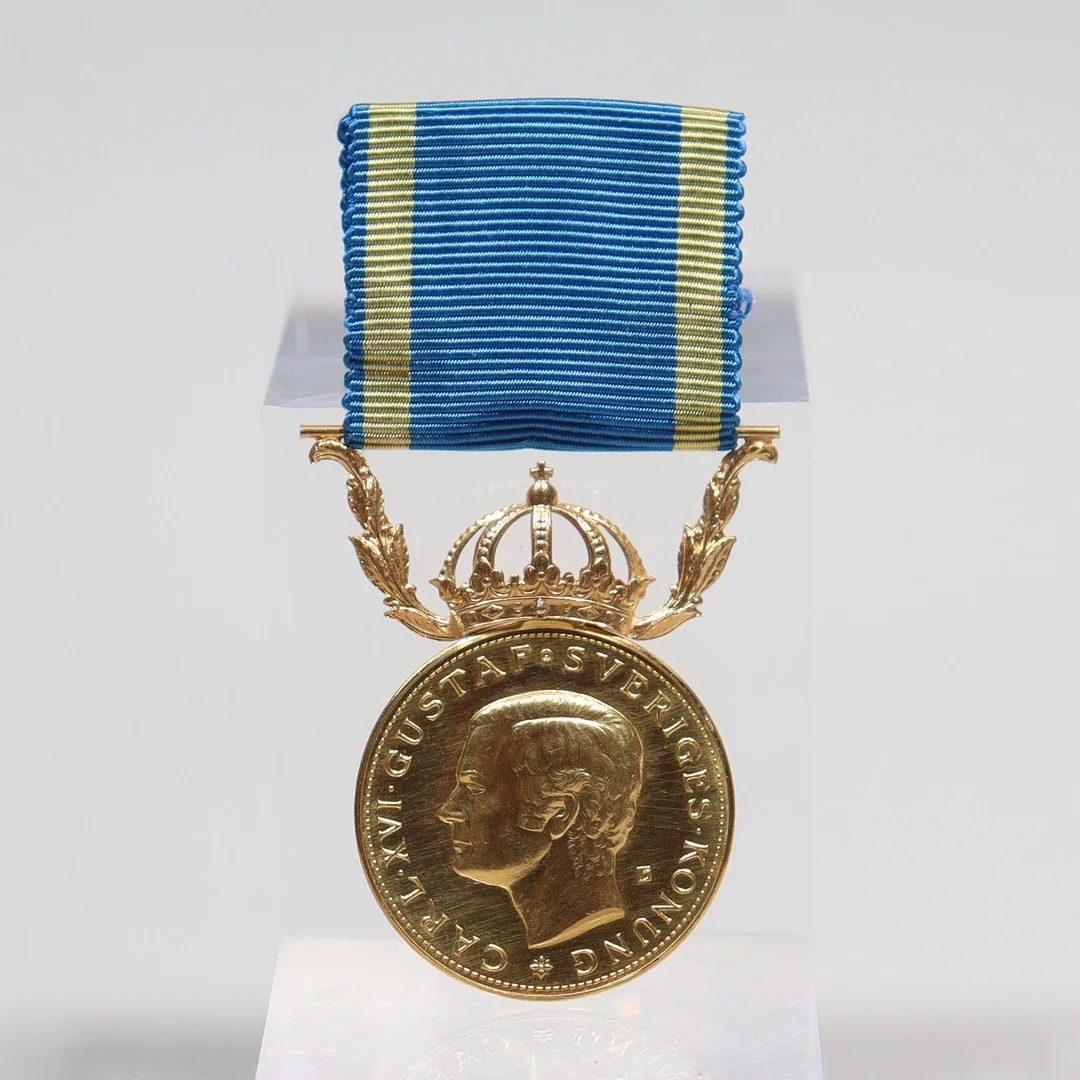 FÖRTJÄNSTMEDALJ, guld, "För nit och redlighet i rikets tjänst". — Orders & Medals — Markus Auktioner