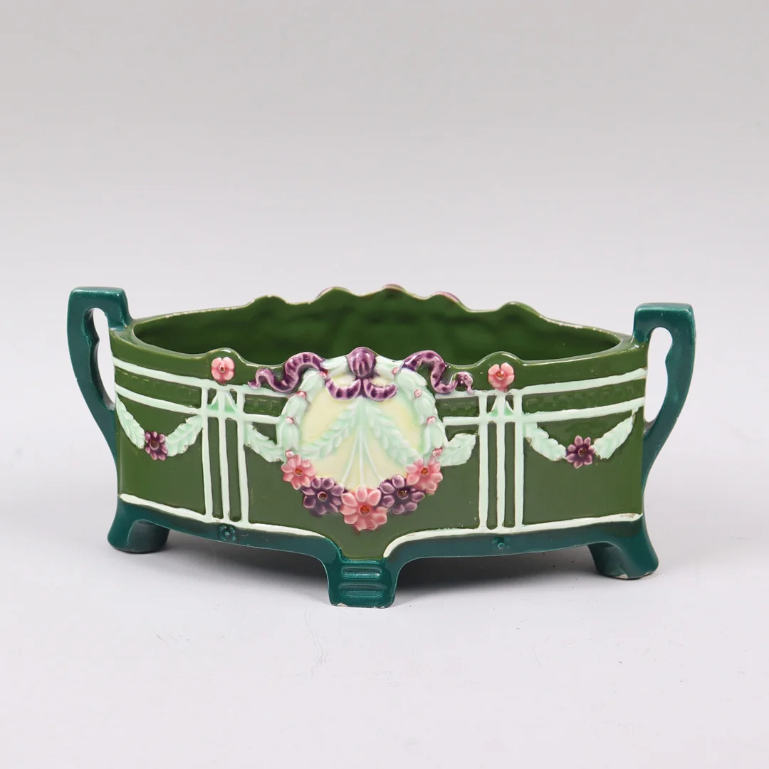 YTTERFODER / JARDINJÄR, majolika, jugend, 1800/1900-tal. — European — Markus Auktioner