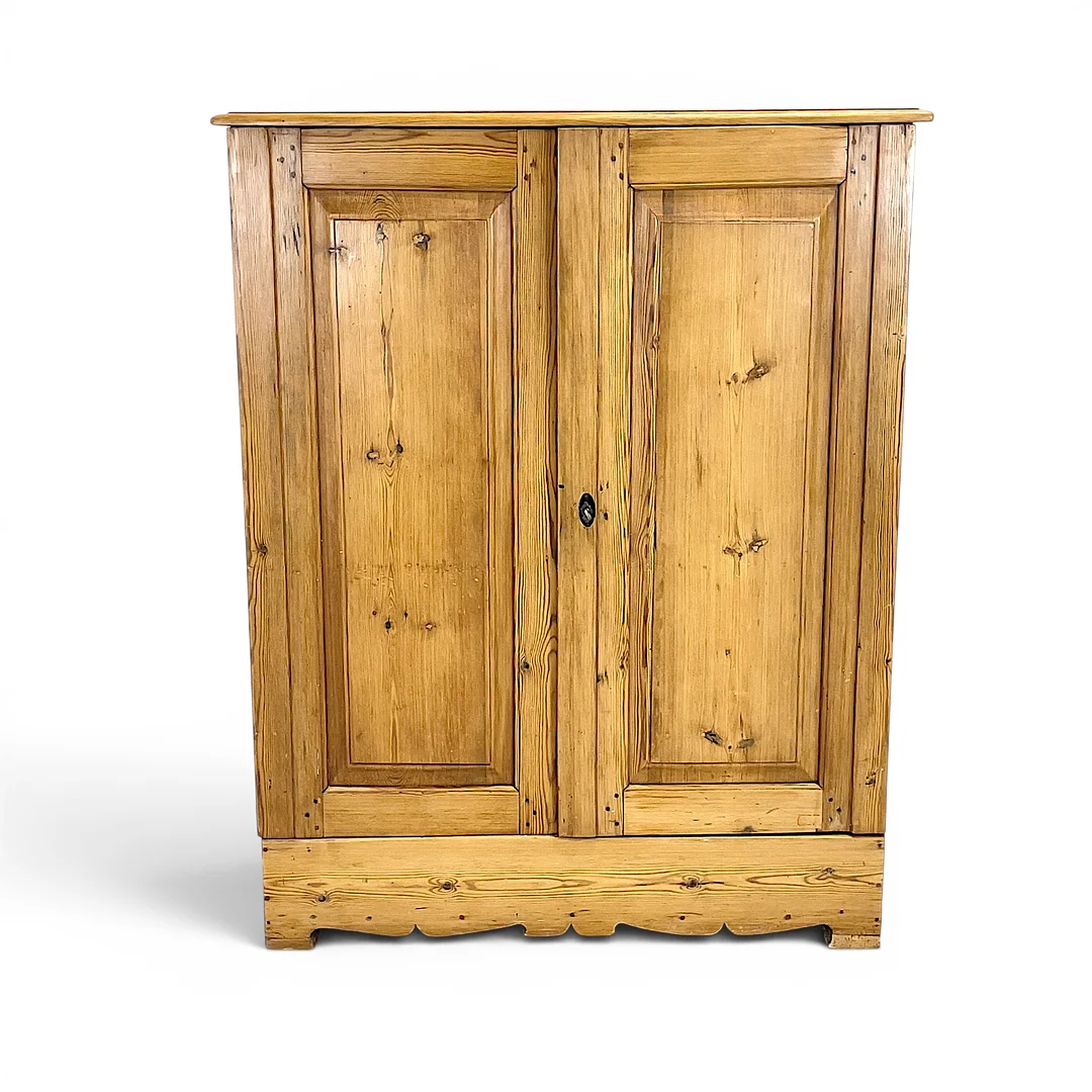 SKÅP, allmoge, 1800-tal. — Furniture — Roslagens Auktionsverk