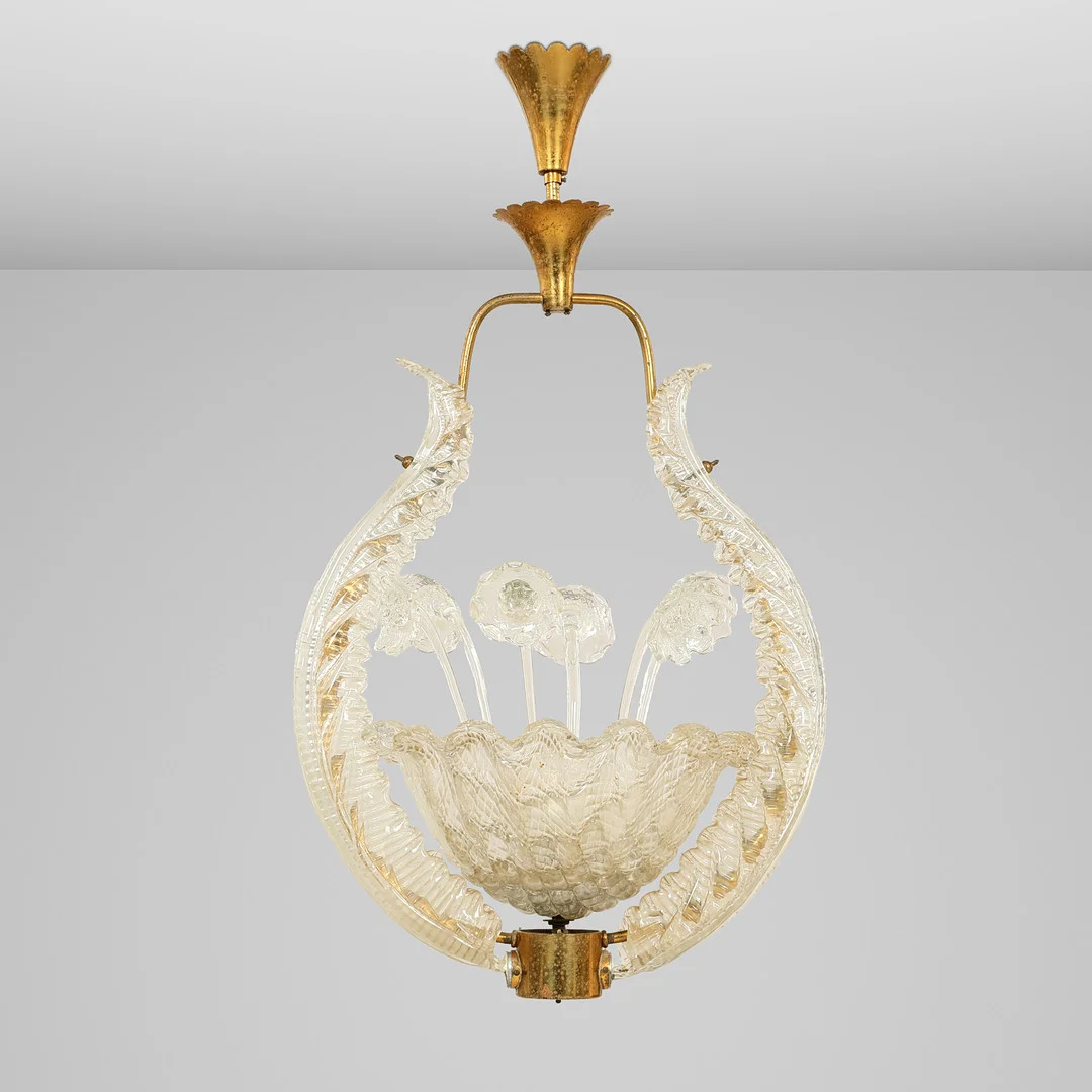 ERCOLE BAROVIER (1889-1974). TILSKREVET. Murano, mundblæst italiensk lysekrone, 1940-50'erne. — Ceiling lights — Palsgaard Kunstauktioner