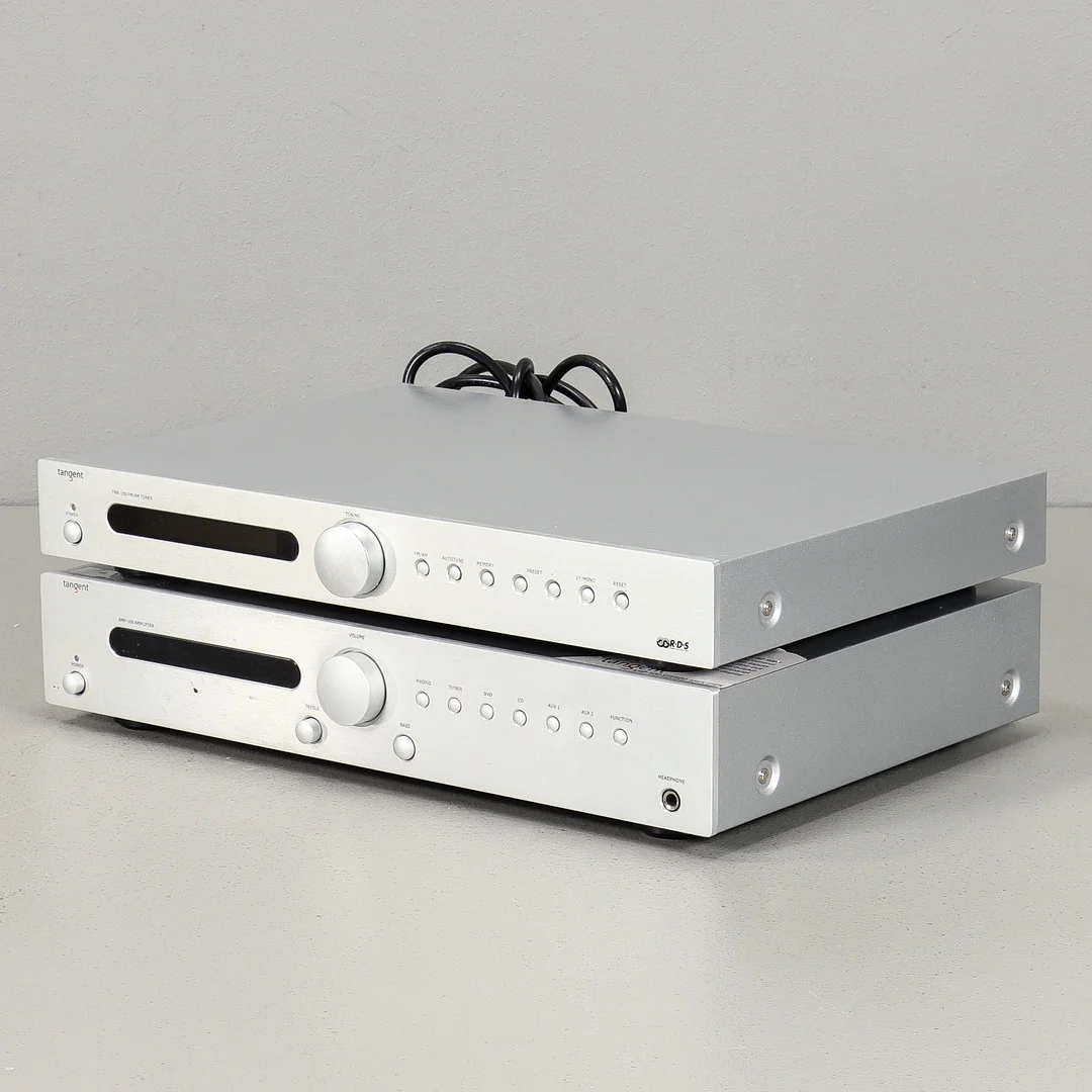 TANGENT Förstärkare och radiodel, Amp 100 & TNR 100. 2000-tal. — Audio, Vinyl & Hi-Fi — Karlstad Hammarö Auktionsverk