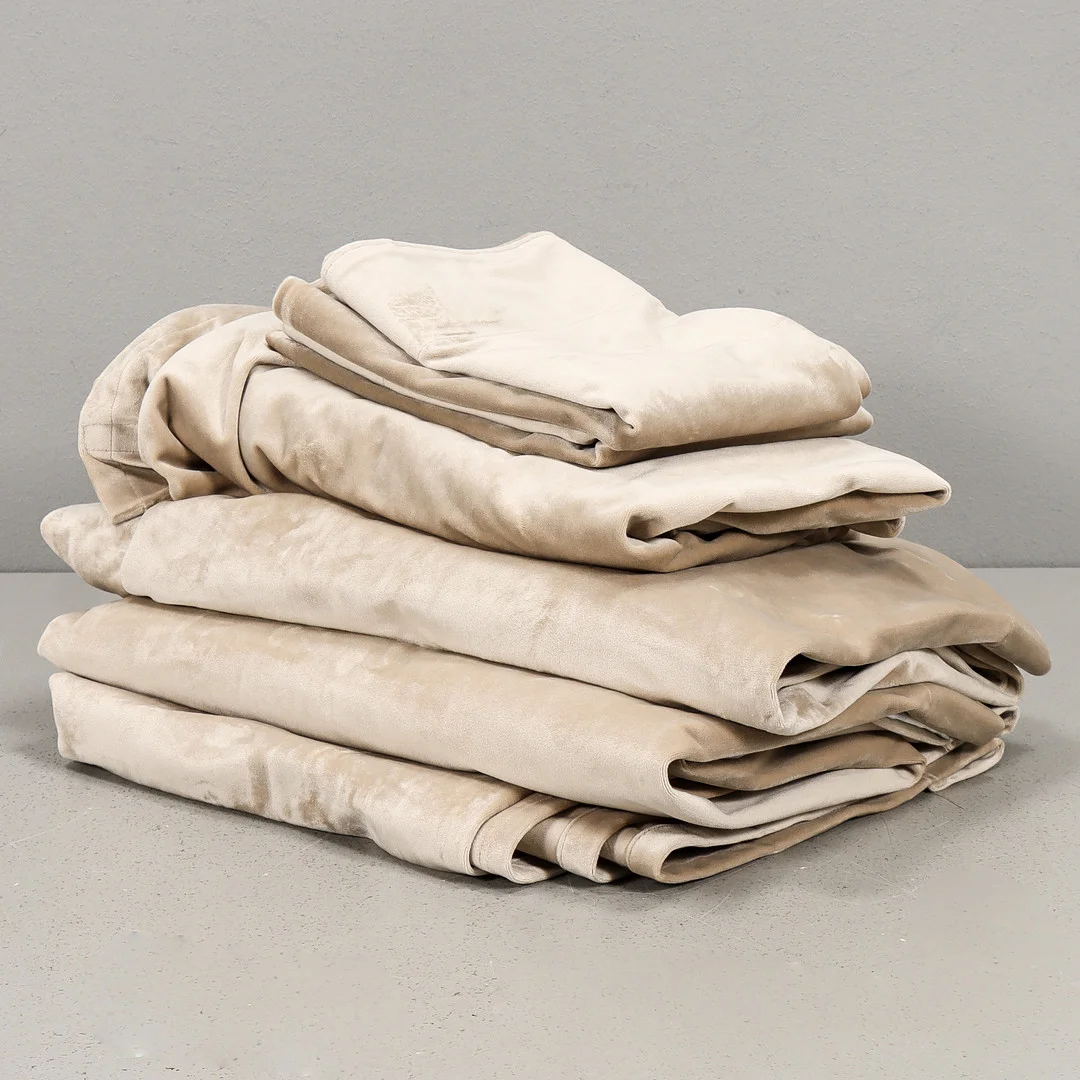 GARDINER sammet. — Textiles — Karlstad Hammarö Auktionsverk