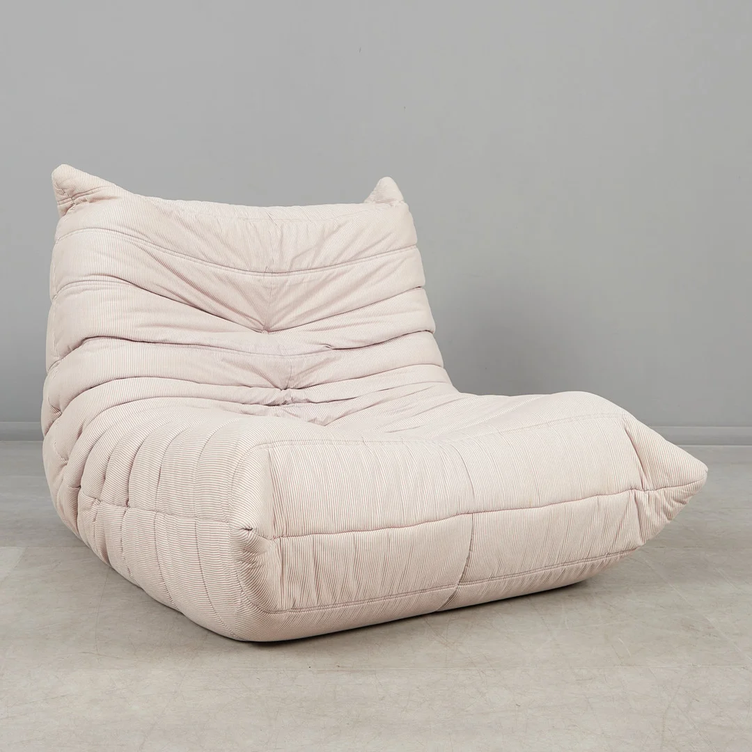 MICHEL DUCAROY. Ligne Roset, Lounge Chair / Sessel, Modell 'Togo', Entwurf 1973, Frankreich. — Armchairs & Chairs — Stockholms Auktionsverk Köln