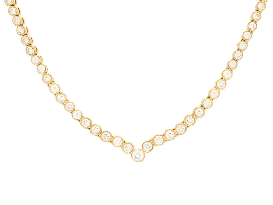 COLLIER, 18K guld, briljantslipade diamanter doserade ca 3,73 ctv, ca TW-W/VS-SI, längd 37 cm, vikt 29,7 g. — Smycken/Collier — Kaplans
