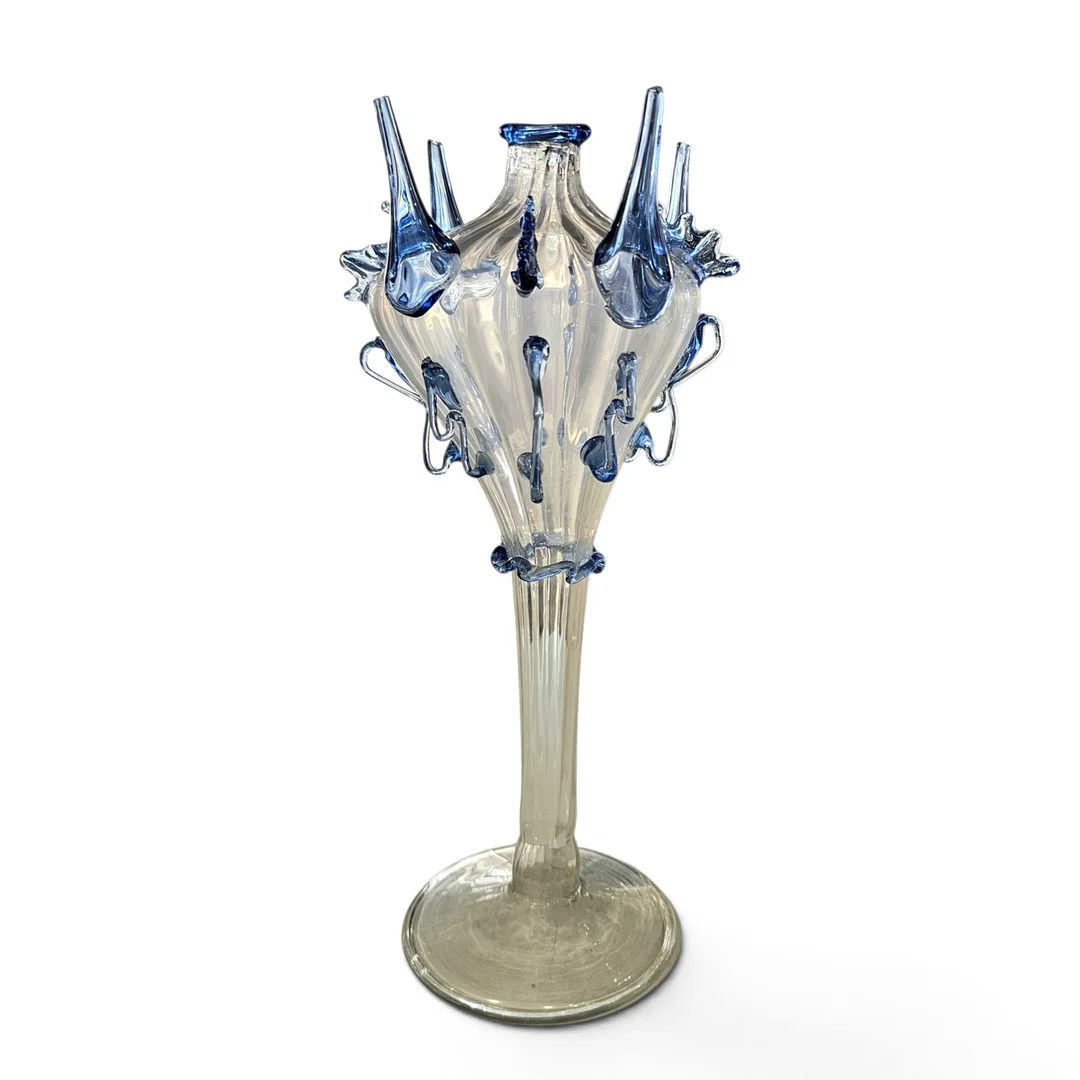 Almorratxa, Siglo XIX en cristal soplado con aplicaciones azules. — Utility glass — Arce Auctions