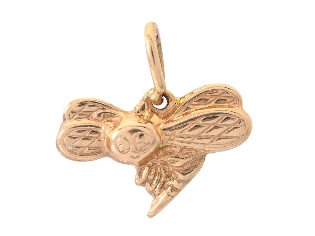 HÄNGE, 18K guld, bi, höjd ca 1,5 cm, vikt 0,75 g. — Smycken/Hänge — Kaplans