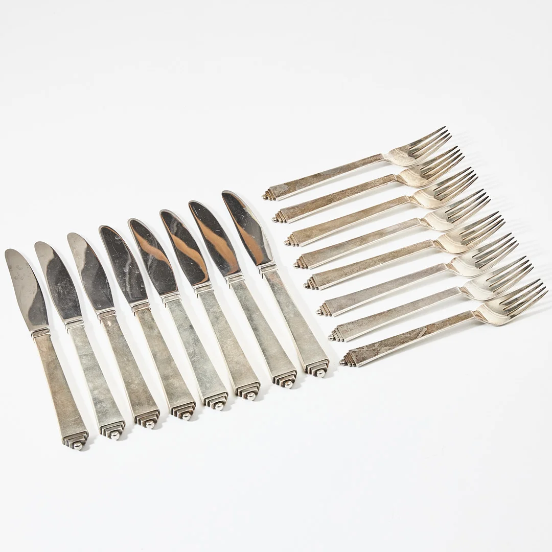 HARALD NIELSEN. Bestick, 16 delar, sterlingsilver, "Pyramid", dessignår 1927, Köpenhamn efter 1945. — Silver — Stockholms Auktionsverk Magasin 5