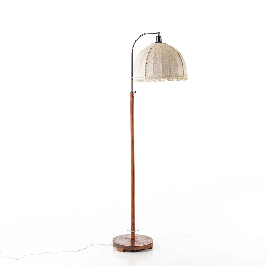 GOLVLAMPA, justerbar, omkring 1900-talets mitt. — Floor lights — Handelslagret Auktionsservice