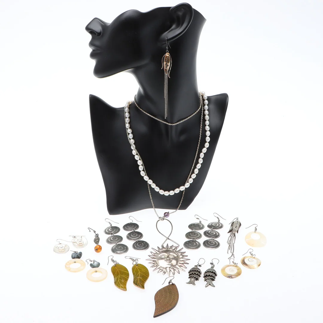 SMYCKEN, parti, delvis silver. — Jewellery — Ekenbergs Auktioner