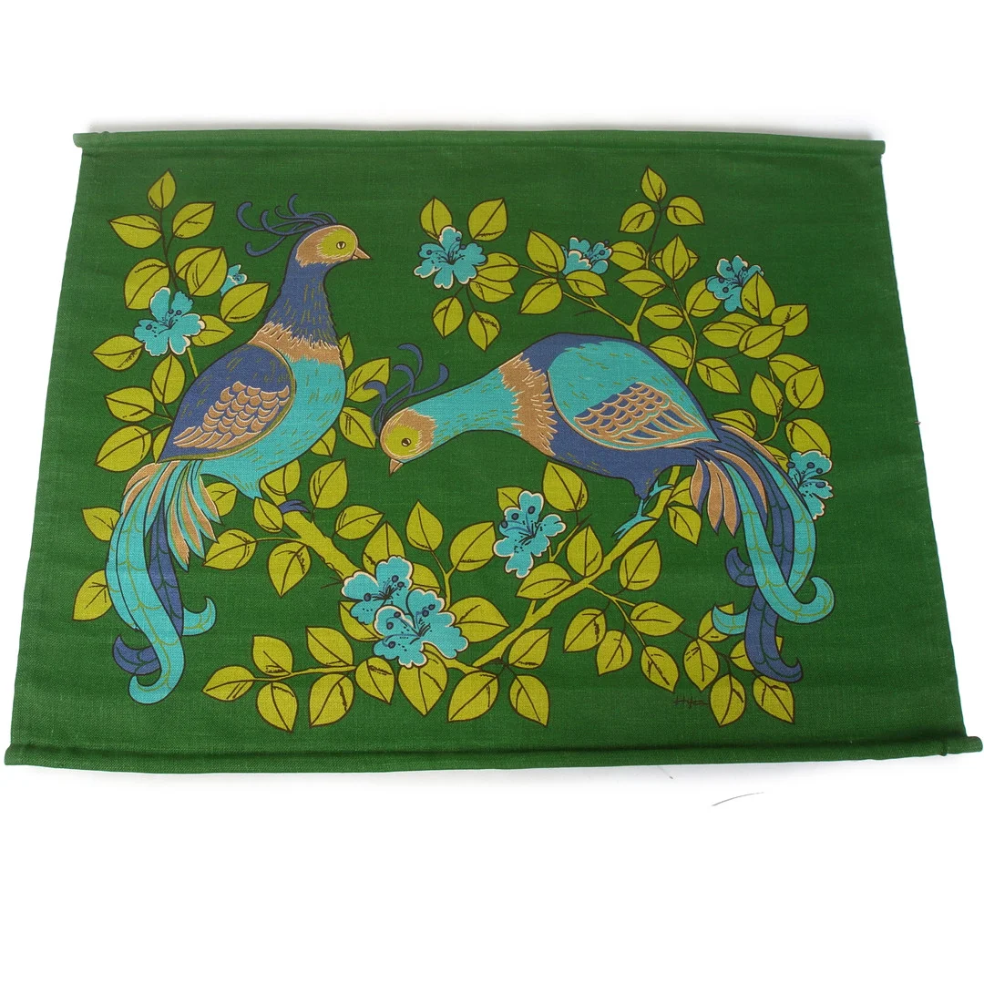 VÄGGBONAD, tryck på juteväv, 1960/70-tal. — Textiles — Stadsauktion Sundsvall