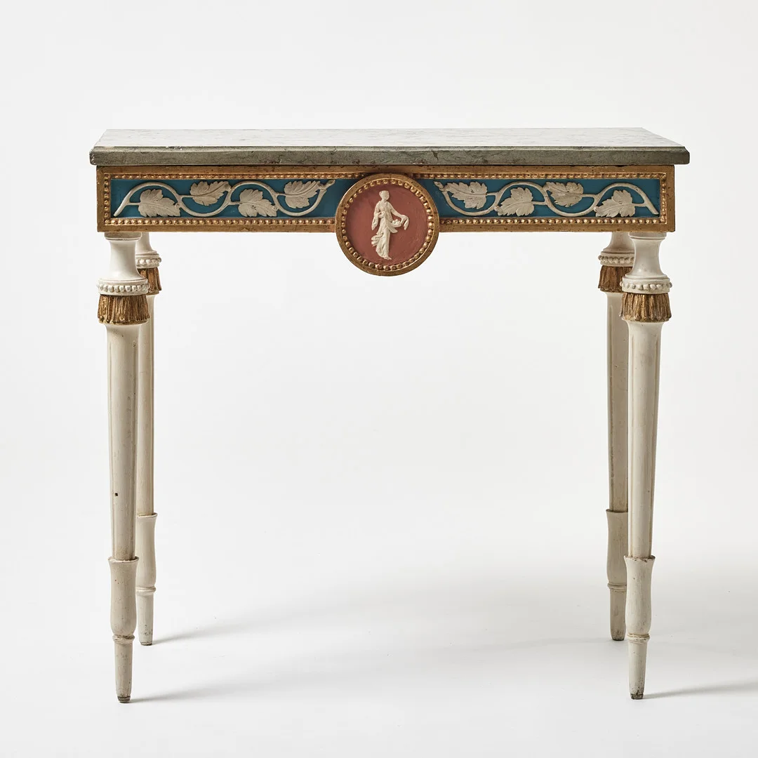 KONSOLBORD, Pehr Ljungs art, 1700-tal, gustavianskt, skuren dekor, stenskiva. — Tables — Stockholms Auktionsverk Magasin 5