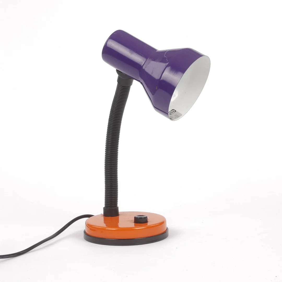 BORDSLAMPA, lackerad plåt, IKEA, 1980-tal. — Table Lamps — Auktionsfirma Kenneth Svensson i Kalmar