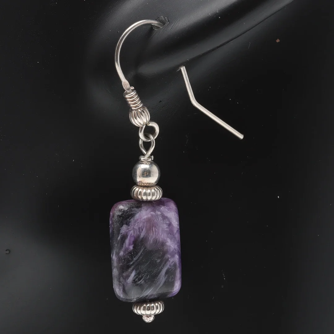 ÖRHÄNGEN, ett par, sterlingsilver med chaorit, unikat. — Earrings — Ekenbergs Auktioner