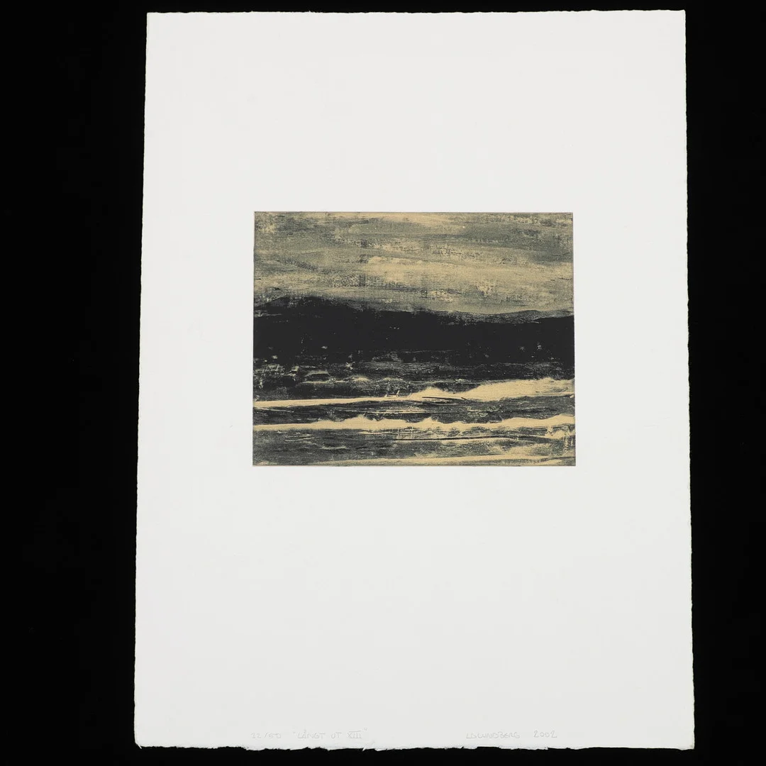 LG LUNDBERG. "Långt ut XIII". Färglitografi, signerad, numrerad 32/50 och daterad 2002. — Engravings & Prints — Växjö Auktionskammare
