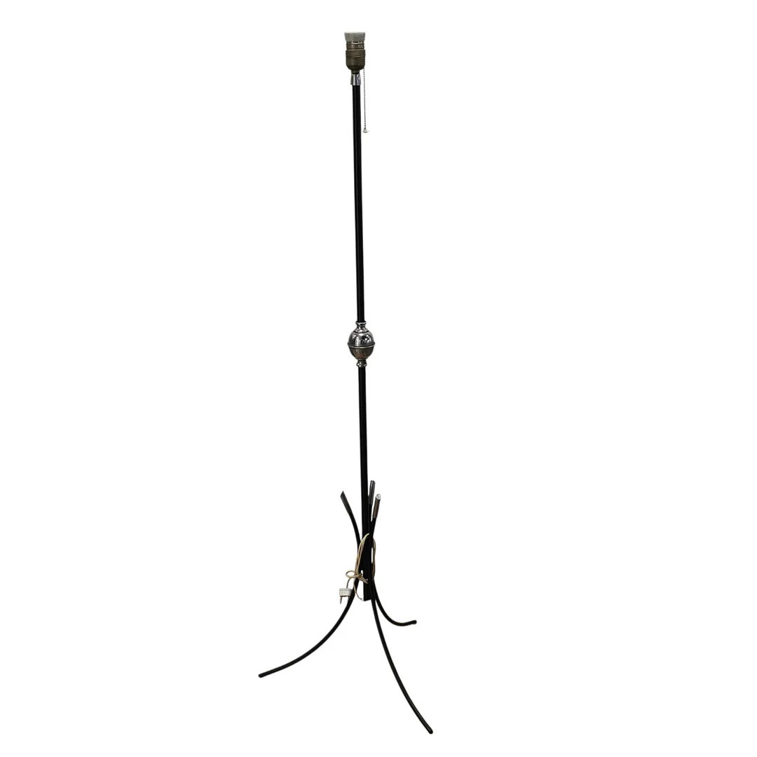 Lámpara de pie en metal. Mediados siglo XX. — Floor lights — Arce Auctions