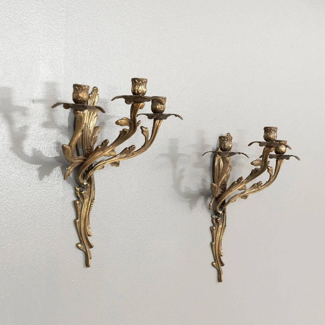 APPLIQUER, 1 par, mässing, rokokostil, 1900-talets mitt. — Wall Lights — Garpenhus Auktioner