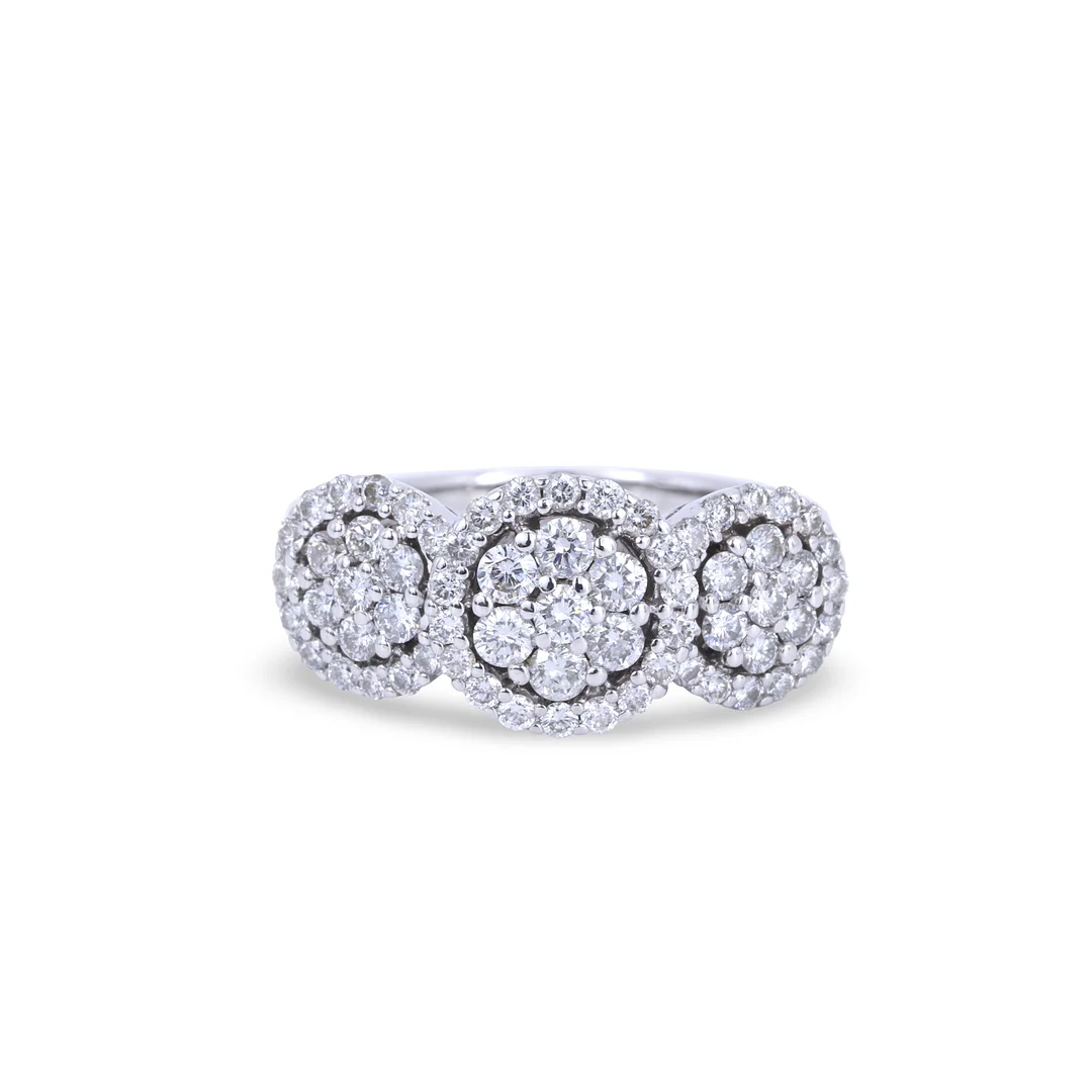 18CT GOLD DIAMOND CLUSTER RING. — Rings — Chalkwell Auctions