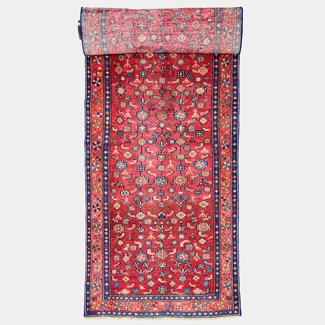 MATTA, Orientalisk, galleri, semiantik. — Oriental Carpets & Textiles — Uppsala Auktionskammare