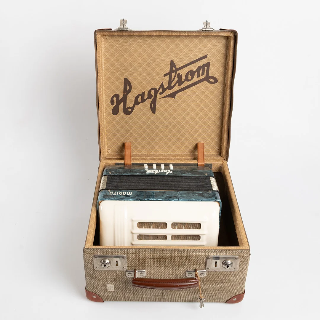 DRAGSPEL, "Marita", Hagström. — Musical instruments — Stockholms Auktionsverk Helsingborg