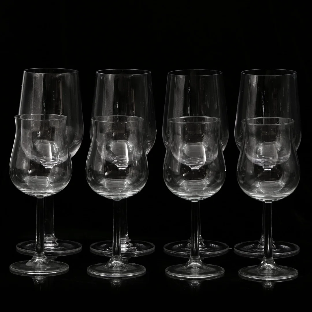 4 RÖDVINSGLAS ROSENDAHL "GRAN CRUE" SAMT 4 VINPROVARGLAS. — Utility glass — Auktionskammaren Sydost Kalmar