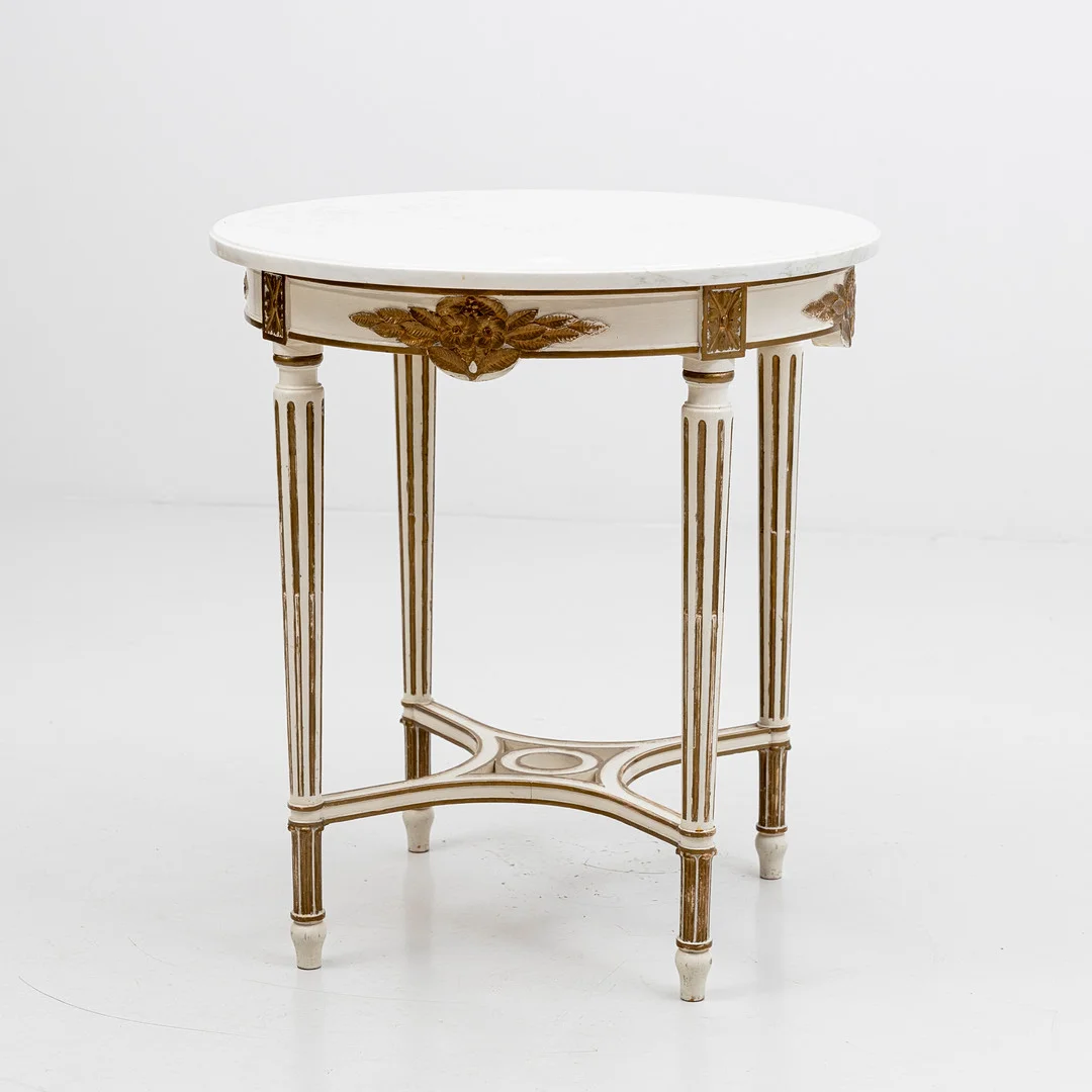 SALONGSBORD, delvis förgyllt, marmorskiva, gustaviansk-stil, brickmärkt, Nordiska Möblerings aktiebolaget Mobilia, 1900-tal. — Tables — Auktionshuset Kolonn