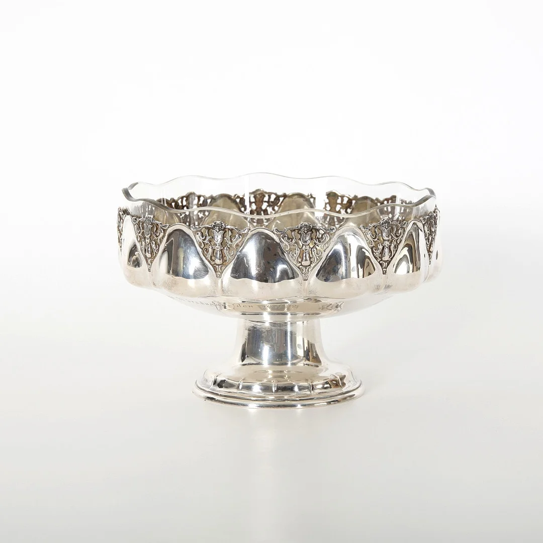 SILVERSKÅL PÅ FOT MED GLASINSATS 1921. — Silver — Auktionsverket Engelholm