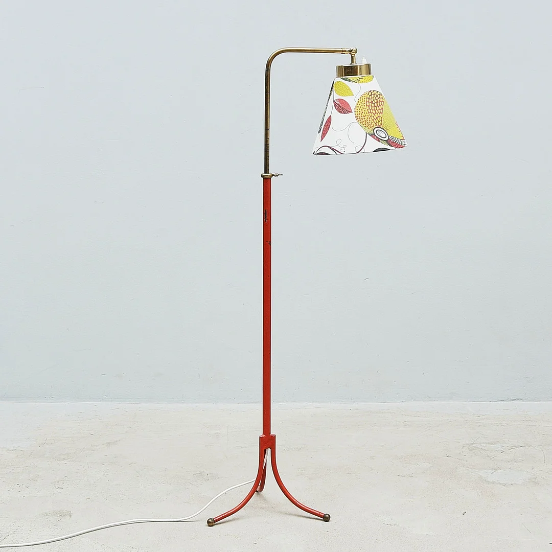 GOLVLAMPA, Josef Frank för Svenskt Tenn, Modell 1842. — Floor lights — Metropol Auktioner
