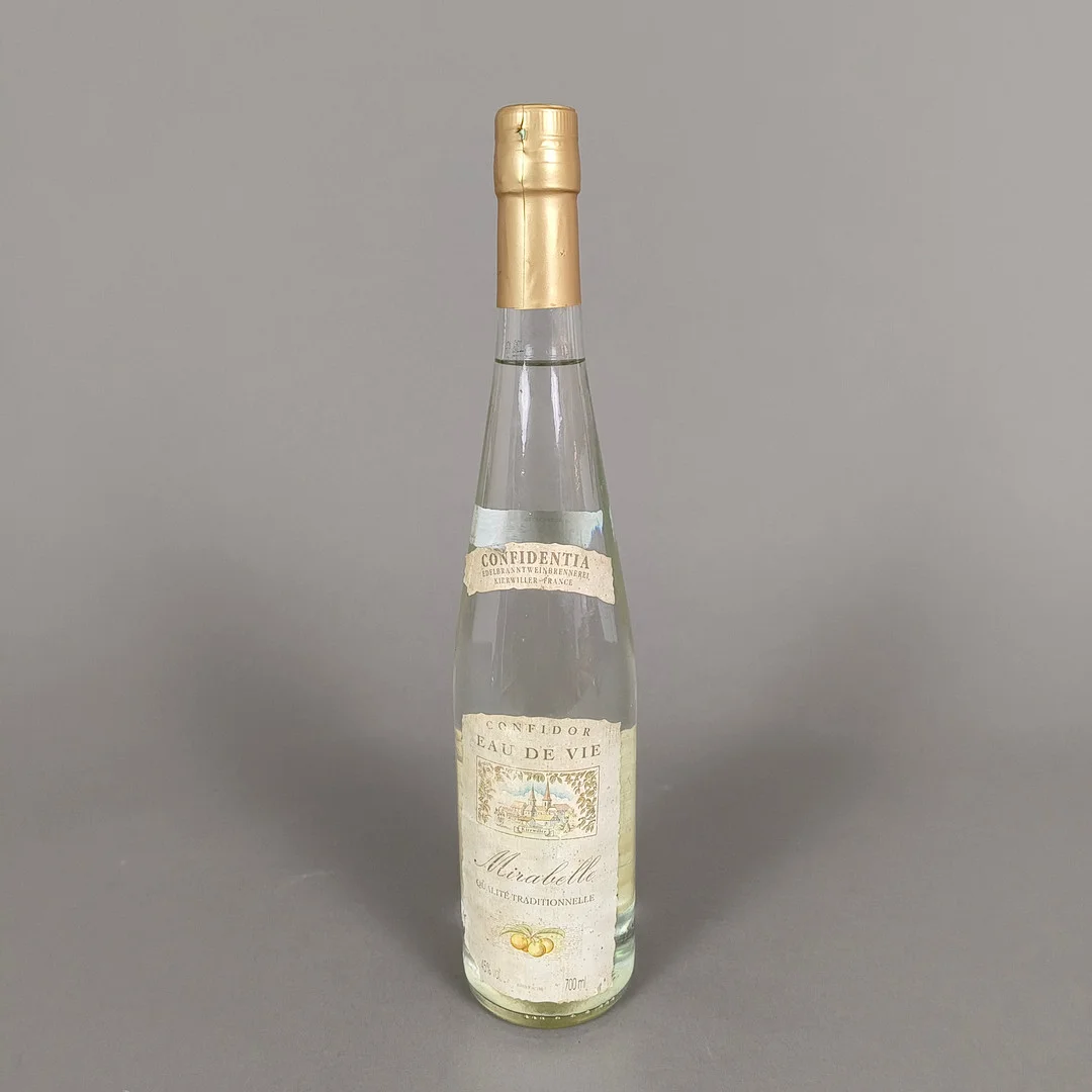 EAU-DE-VIE „CONFIDOR“ – Mirabelle, französischer Edelobstbrand aus Mirabellen. — Wine, Port & Spirits — Auktionshaus Blank