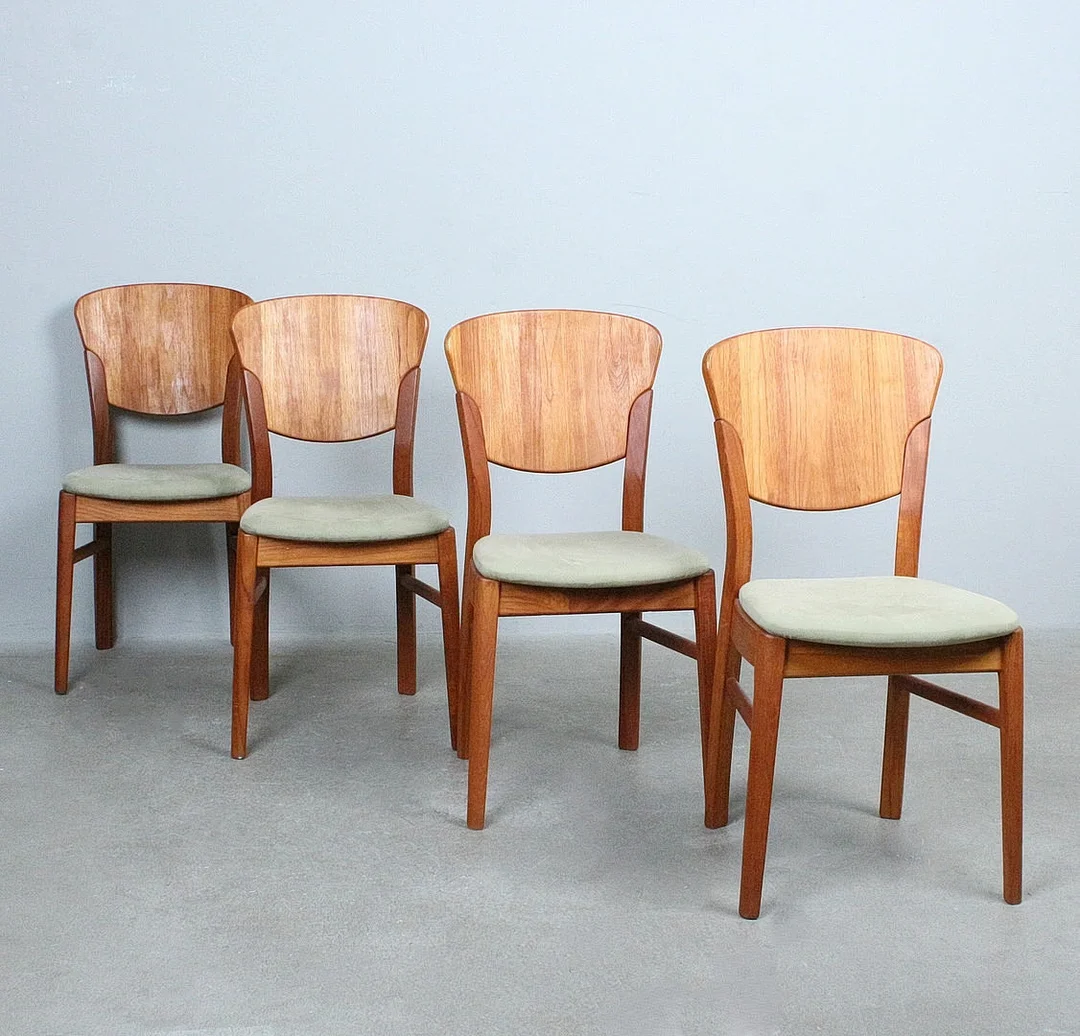GLOSTRUP. Set Stühle / Esszimmerstühle, Teak, Dänemark, 1960er Jahre. — Armchairs & Chairs — Stockholms Auktionsverk Düsseldorf/Neuss